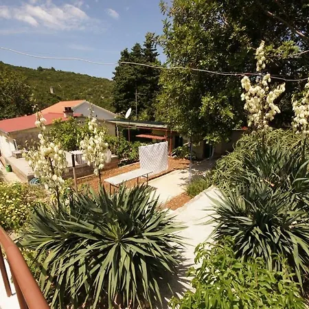 Holiday Home * Вис