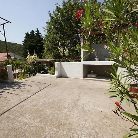 Holiday Home *