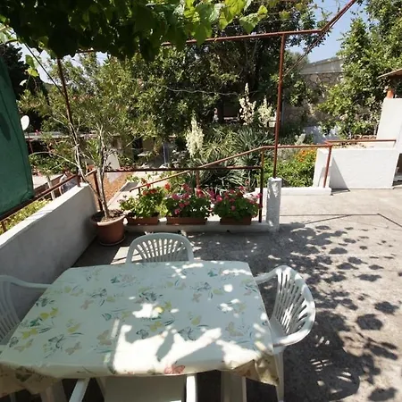 Holiday Home * Βις